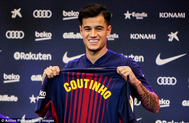 47E968A100000578-5251689-Philippe_Coutinho_proudly_poses_with_the_Barcelona_shirt_after_c-a-4_1515525761362 As 7 Transferências Mais Caras da História: Valeu a Pena o Investimento em 2025?