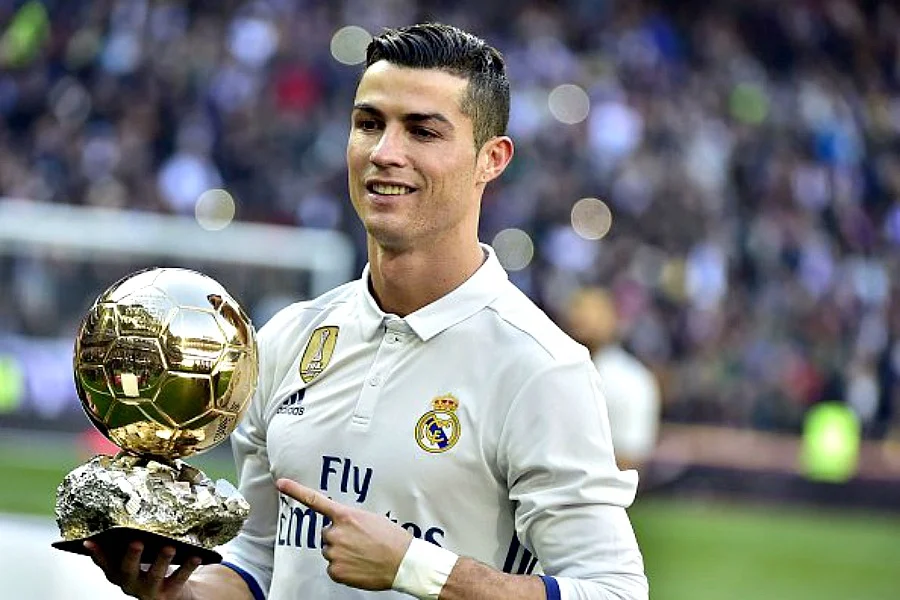 Cristiano-Ronaldo-Ballon-d-Or Cristiano Ronaldo: A História Completa do Craque Português Além dos Títulos (Atualizado 2025)